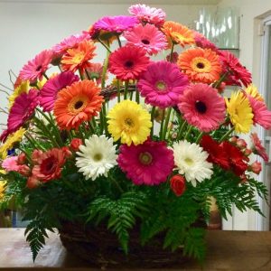 canasta de 50 gerberas.jpeg